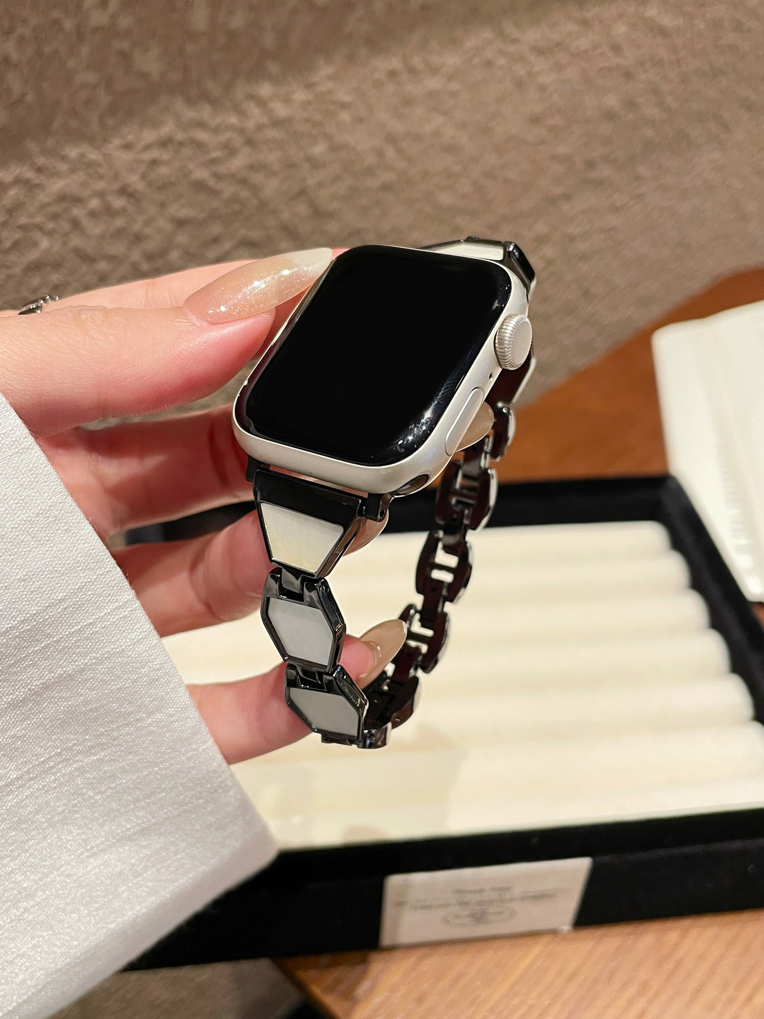 Apple Smartwatch Accessories - Tali logam berbentuk modis untuk tali